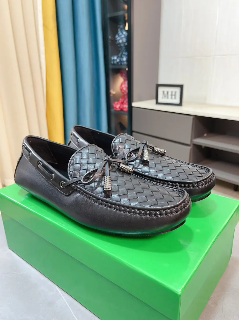 Ex-factory price 420🌹🌹【Super comfortable soft sole BV woven beanie shoes】Fashion hot style ⭐️⭐️⭐️BV Men's casual shoes 🎈High-quality cowhide upper, woven cowhide upper with metal buckle decoration, perfect fit, full of personality and fashionable charm, genuine leather lining ⚠️⚠️Flexible and lightweight outsole, fashionable and handsome, size: 38-44, 37+45 can be customized